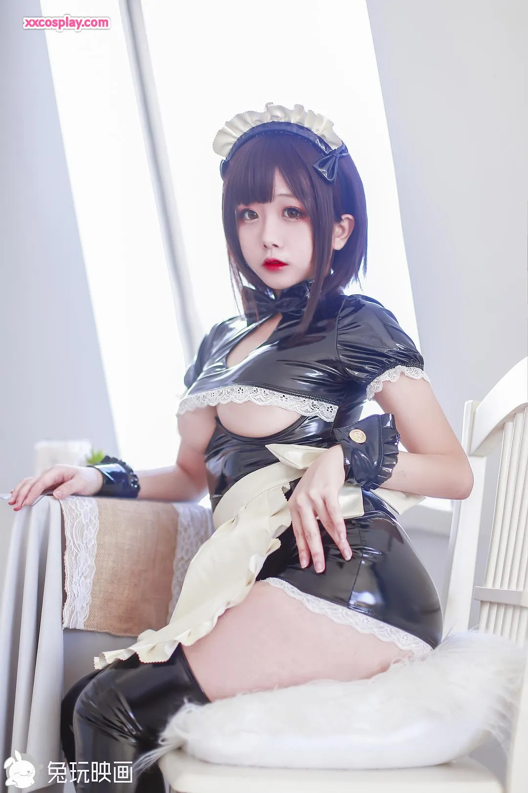 兔玩映画的胶衣女仆